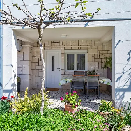 Perka Near Gostinjska kuća Pula