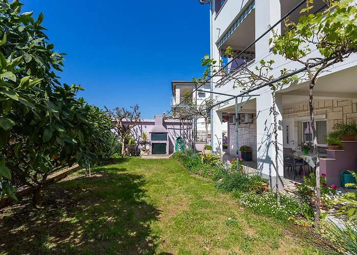 Perka Near Πανσιόν