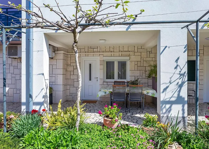 Perka Near Πανσιόν Πούλα