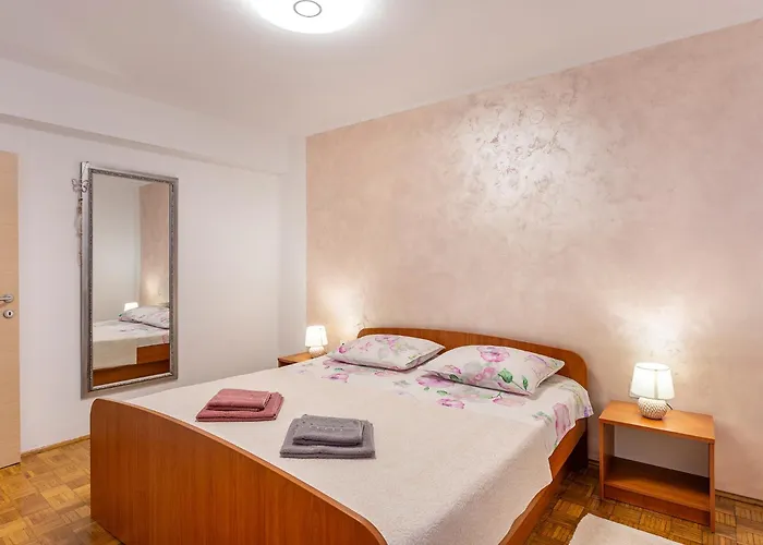 Perka Near Πανσιόν