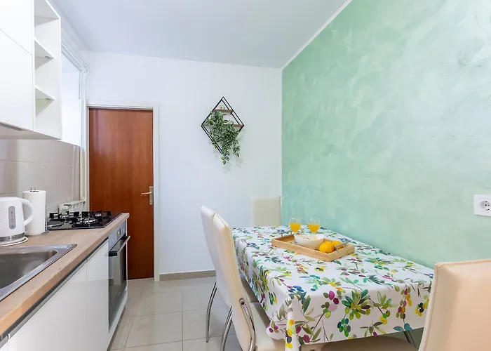 Perka Near Πανσιόν Πούλα