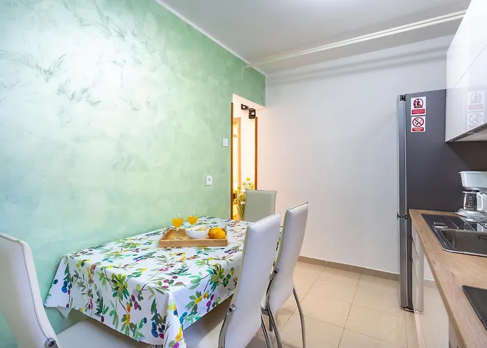 Perka Near Πούλα